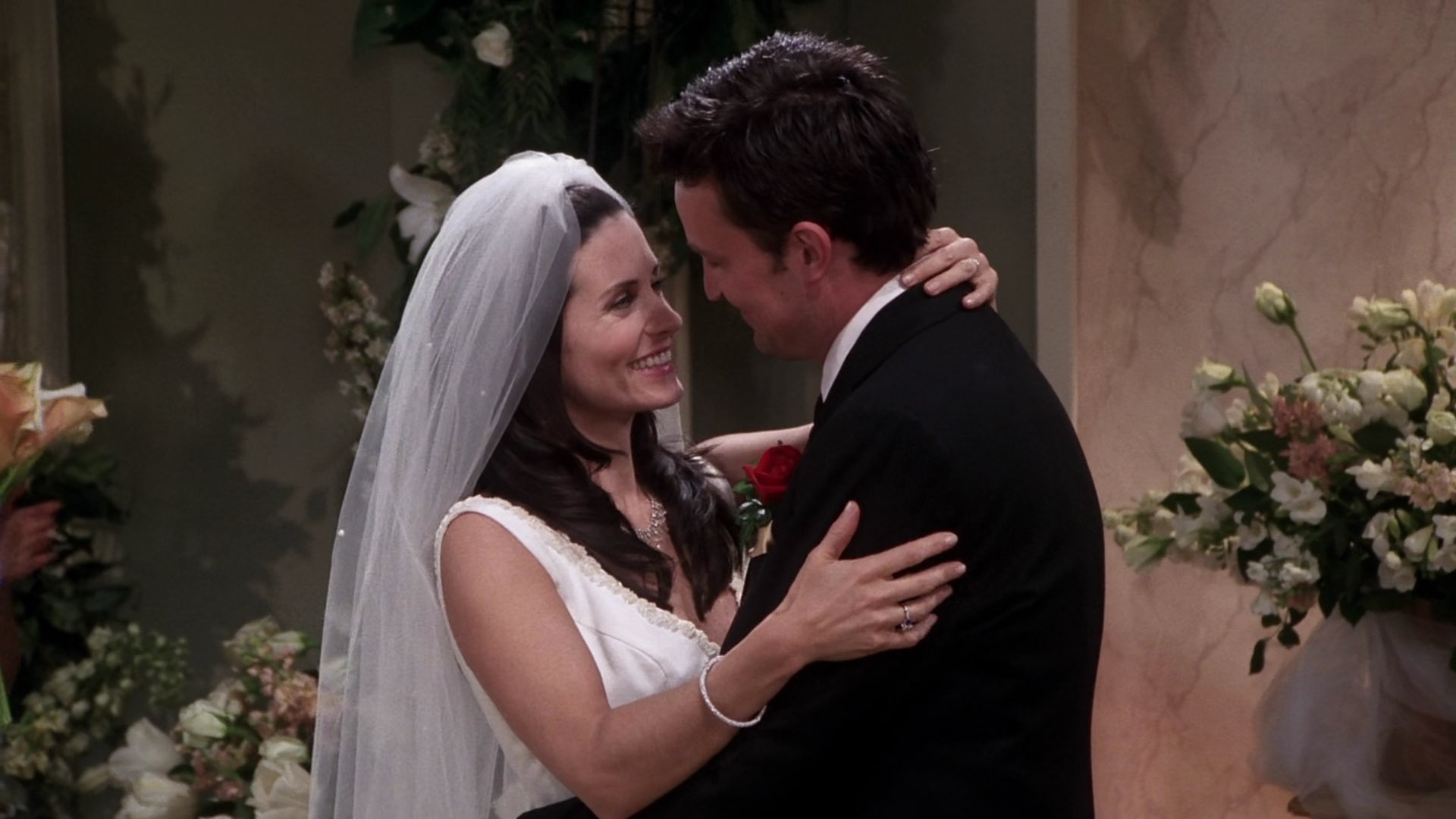Chandler And Monica Wedding