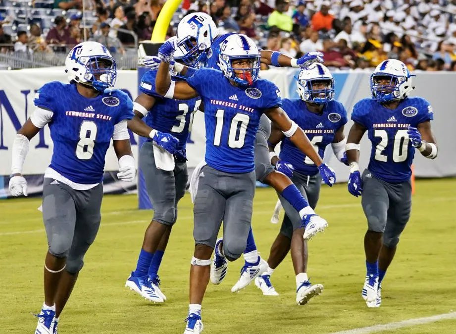 #AGTG After a great conversation with @CoachHestness I am blessed to receive my first D1 scholarship offer from Tennessee State!!!🔵⚪️ @EDGYTIM @JoshBostick8 @AllenTrieu @PHS_Football @DeepDishFB @On3Recruits @TSUTigersFB @TNTignite @CoachChris_Roll @TomLoy247 @LemmingReport