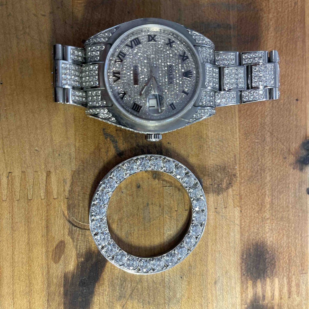Bigger  is always better.  New custom diamond bezel for this special timepiece. 
-
-
-
#regardjewelry #austinscoolestjeweler #therootoflove #timepiece #watches #watchesofaustin #watchlovers #watchrepairofaustin #watchservicing #austintexas
