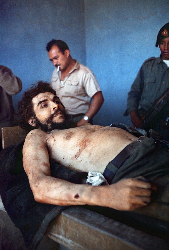 Levanta la mano✋🏼 si quieres que este sea el final de los tiranos comunistas, 🔥 y tienes claro que el Che Guevara era una basura.
