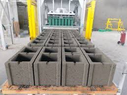 OloyeSomorin's tweet image. Sanablocks.Com

So this is what una Lagos builders are hiding - very impressive.

I read 40K blocks guaranteed next day delivery which means they must be producing more than that per day.