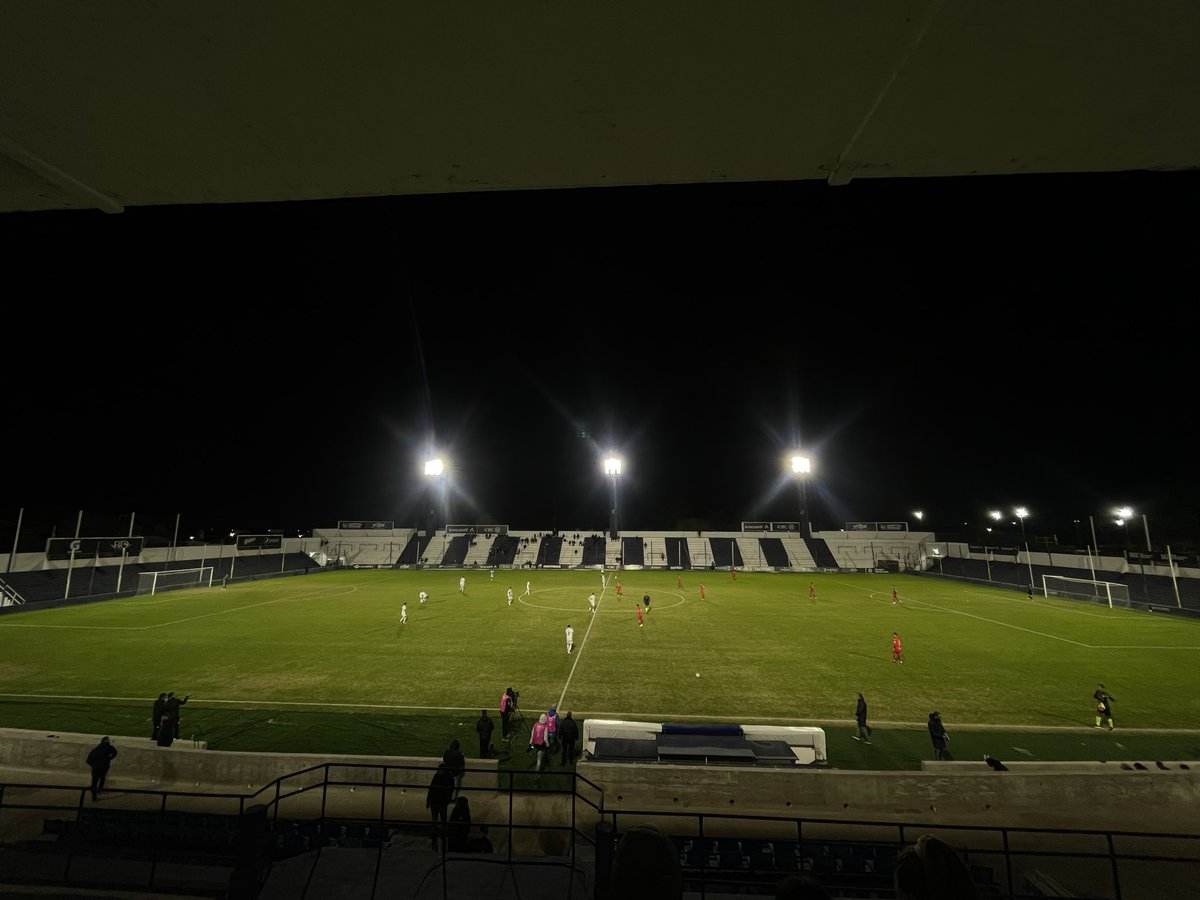 #ReservaTalleres | ¡COMENZÓ EL SEGUNDO TIEMPO! ⚽️Rodó la pelota y ya se juega los últimos 45 minutos entre la “T” y Huracán. #Talleres 0 - 0 #Huracán #CopaProyección #VamosTalleres