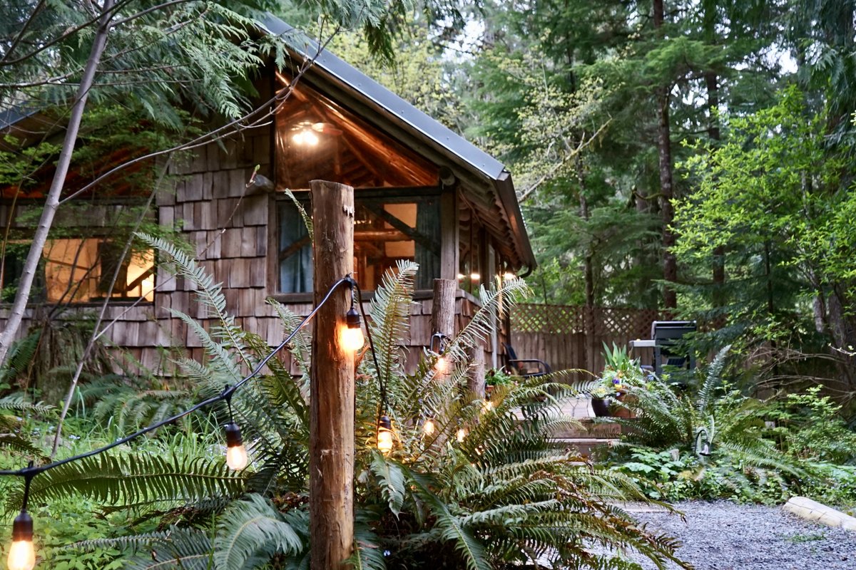 The Sherpa Cabin is a cozy one-bedroom, one-bathroom cabin with a hot tub, deck, and BBQ grill. It's located near Mt. Rainier National Park. Want to see inside? We have a virtual tour video here: visitrainier.com/sherpa-cabin/ #placestostay