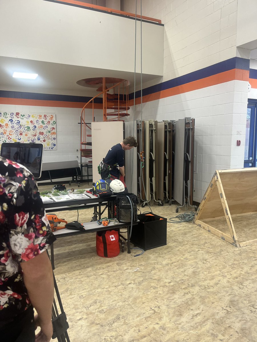 Melissa Baker (@mrs_bakerm) on Twitter photo Come check out the Skilled Trades Expo at <a href="/BayridgeSS_LDSB/">Bayridge SS</a>. We are here until 8pm tonight. #skilledtrades Come check out the Skilled Trades Expo at <a href="/BayridgeSS_LDSB/">Bayridge SS</a>. We are here until 8pm tonight. #skilledtrades