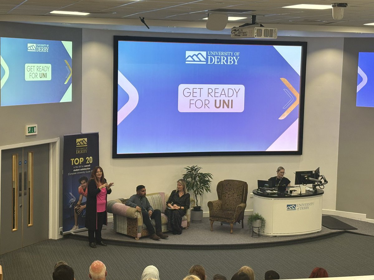 Delighted to welcome future @DerbyUni students and their guests to an evening with educational expert @DerbyUniAlumni @baasitsiddiqui who discusses all things 'getting ready for uni’, his personal insight on his academic and career journey from graduation to Gogglebox 🐢