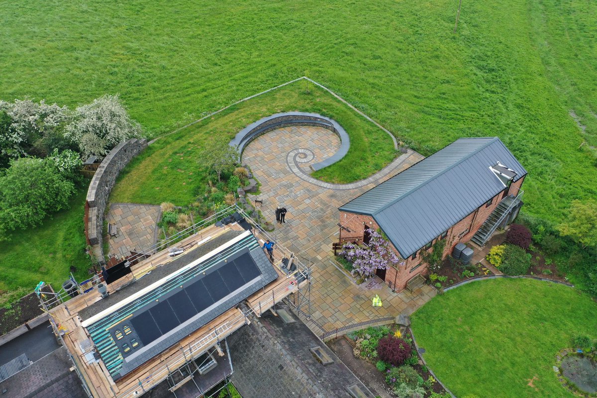 A_Class_P_And_E's tweet photo. Here’s another fantastic solarPV we have just completed. The team lead by Dan have done another fantastic quality installation.
This install was in #Wrexham #NorthWales
#solar #solarPV #solarenergy #solarPVinstaller #Greenenergy
#SolarExperts @Fox_ESS_ https://t.co/rylwtEH4lW