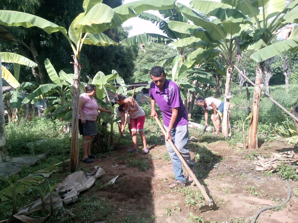 #MisiónRobinson Trujillo ambiente corazón de Chávez del municipio Candelaria facilitadora
Daicy Peña supervisor Johander
Durán en su práctica productiva 
@MisinRobinsonP2 
@_LaAvanzadora 
@delcyrodriguezv 
@NicolasMaduro