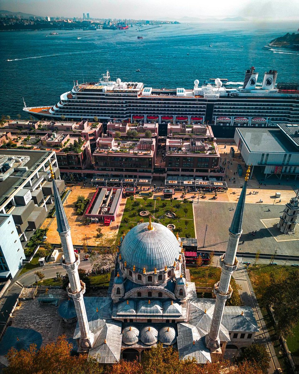 Nusretiye mosque in Istanbul .. 💙 📸 : ucan.mimar