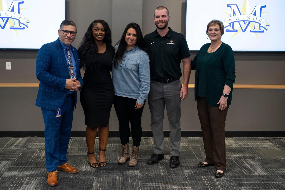 Last night, @mesquiteisdtx recognized the 2024 West Mesquite Softball Team for being Bi-District champions and Area finalists.

Representing the team at the meeting was none other than our First Team All-District Outfielder Sariya Calhoun!

#BannerSeaon #WestSideStandard
