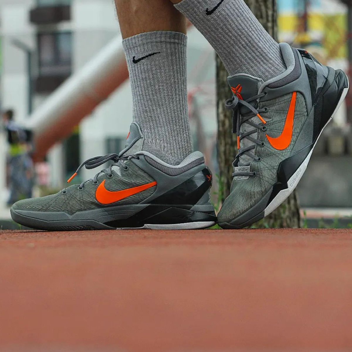 grey kobe 7