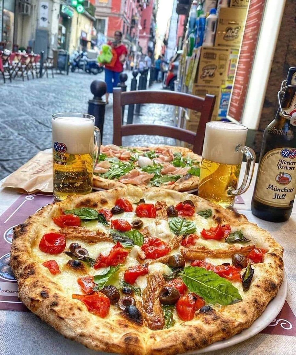 @mgor2021 Afternoon times In italy…🇮🇹🇮🇹🍕🍕🍺🍷