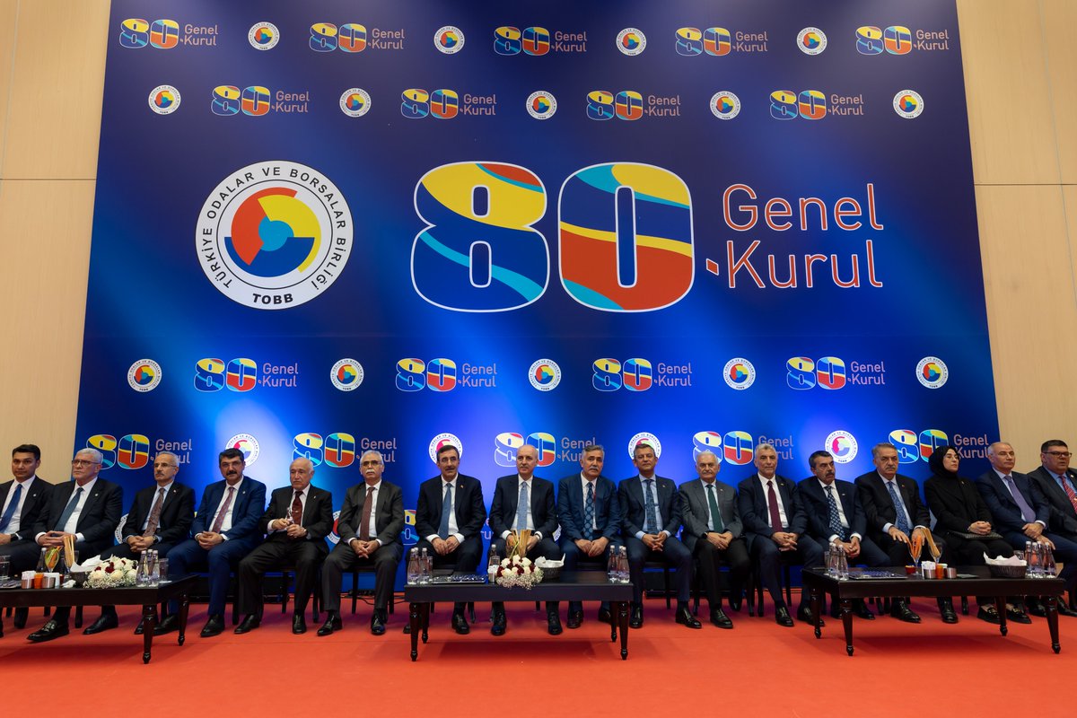 Türkiye'nin en önemli sivil toplum kuruluşlarından biri olan Türkiye Odalar ve Borsalar Birliğinin 80. Genel Kurulu'nun TOBB ailesine, iş dünyamıza ve ülkemize hayırlı olmasını diliyorum. Türkiye’nin çok daha ileriye gitmesi için hep birlikte gayret edeceğiz, birlikte mücadele