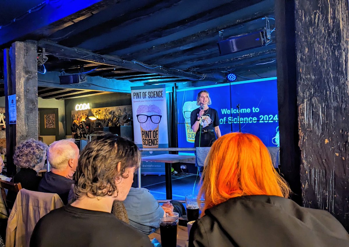 It's the final night of @pintofscience in Colchester and it promises to be a belter! @aMalcolmMckay from @EssexLifesci is setting the scene for an exploration of the mysteries of the deep and how our research makes an impact on understanding the natural world