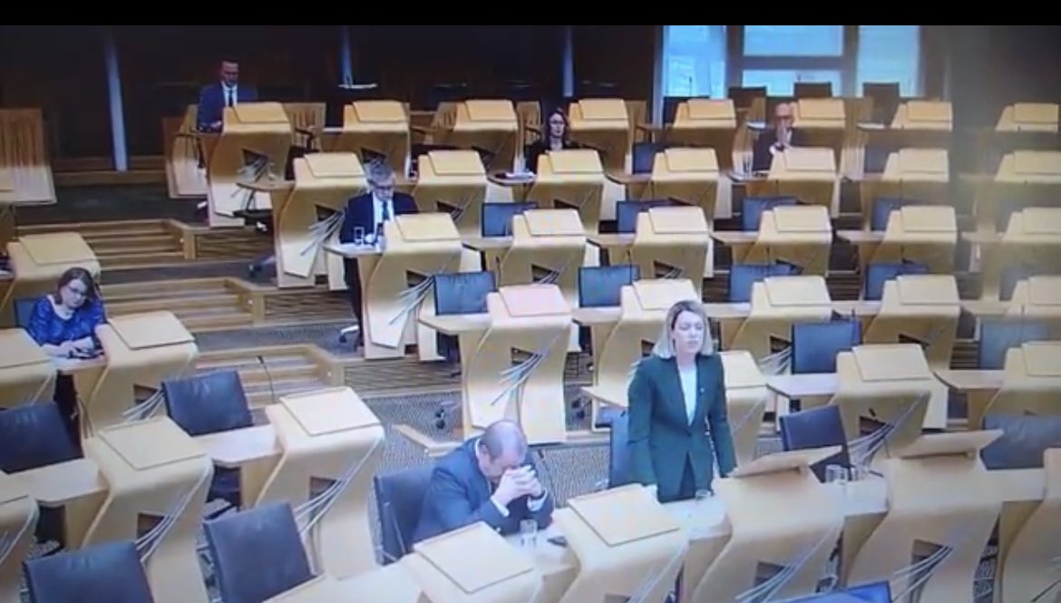‘full house’ after the long weekend for #education debate at #Holyrood, government bloke with head in hands looks hungover, on their phones, the usual chronic disinterest 

#Scotland today 😃 we need fewer MSPs. ie Zero, close Holyrood