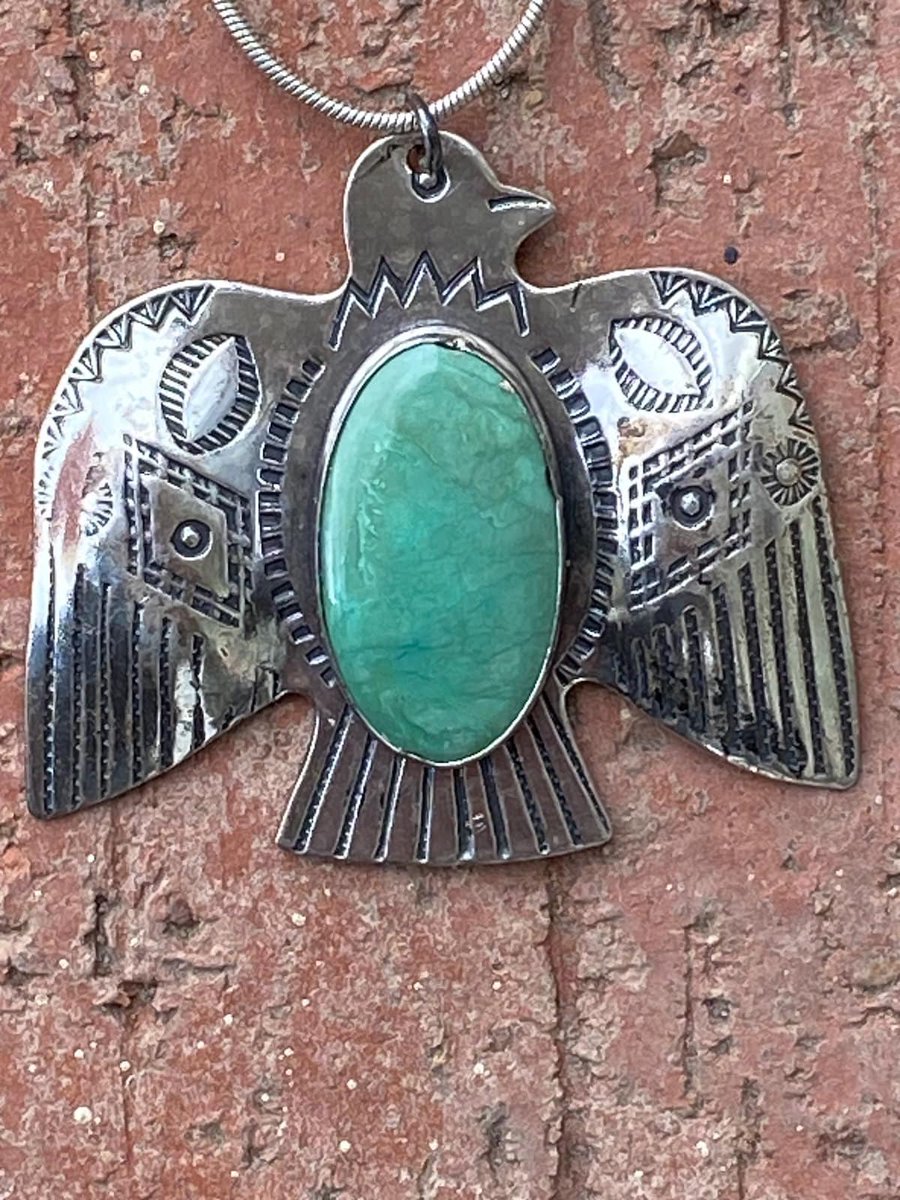 Vintage 1980s Native Thunderbird Necklace Turquoise Sterling Silver 18 Inches #southwestern #SilverJewelry 
$125.00
➤ bycinbyhand.etsy.com/listing/173091…