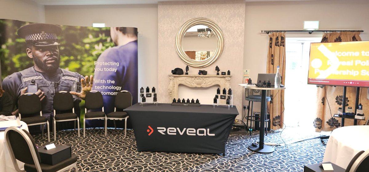 Thanks to @Reveal_Media for hosting myself, the @CollegeofPolice and their UK policing customers at the Reveal Police Partnership Summit - a great 2 days, a lot thrashed out and benefits on both sides #bodywornvideo #ukpolicing