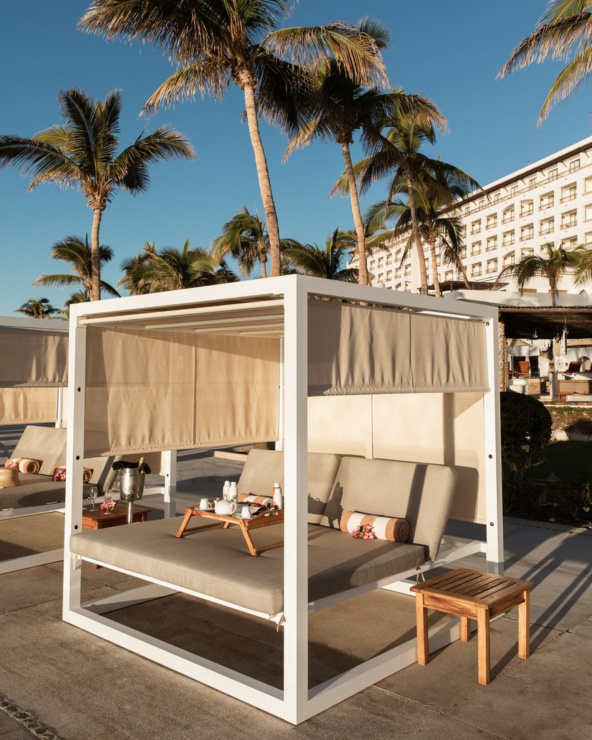 MarquisLosCabos's tweet photo. This is what poolside dreams are made of. Lounge the day away and soak up the sun in one of our cabanas. ☀️ #MarquisLosCabos #MarquisMemories #LHWTraveler

Photos via @paigeowenphoto https://t.co/sLwV6Cgvpl