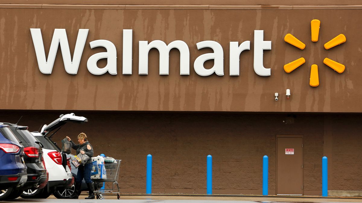 Walmart lays off hundreds of employees and requires others to relocate 7ny.tv/44ItXdS