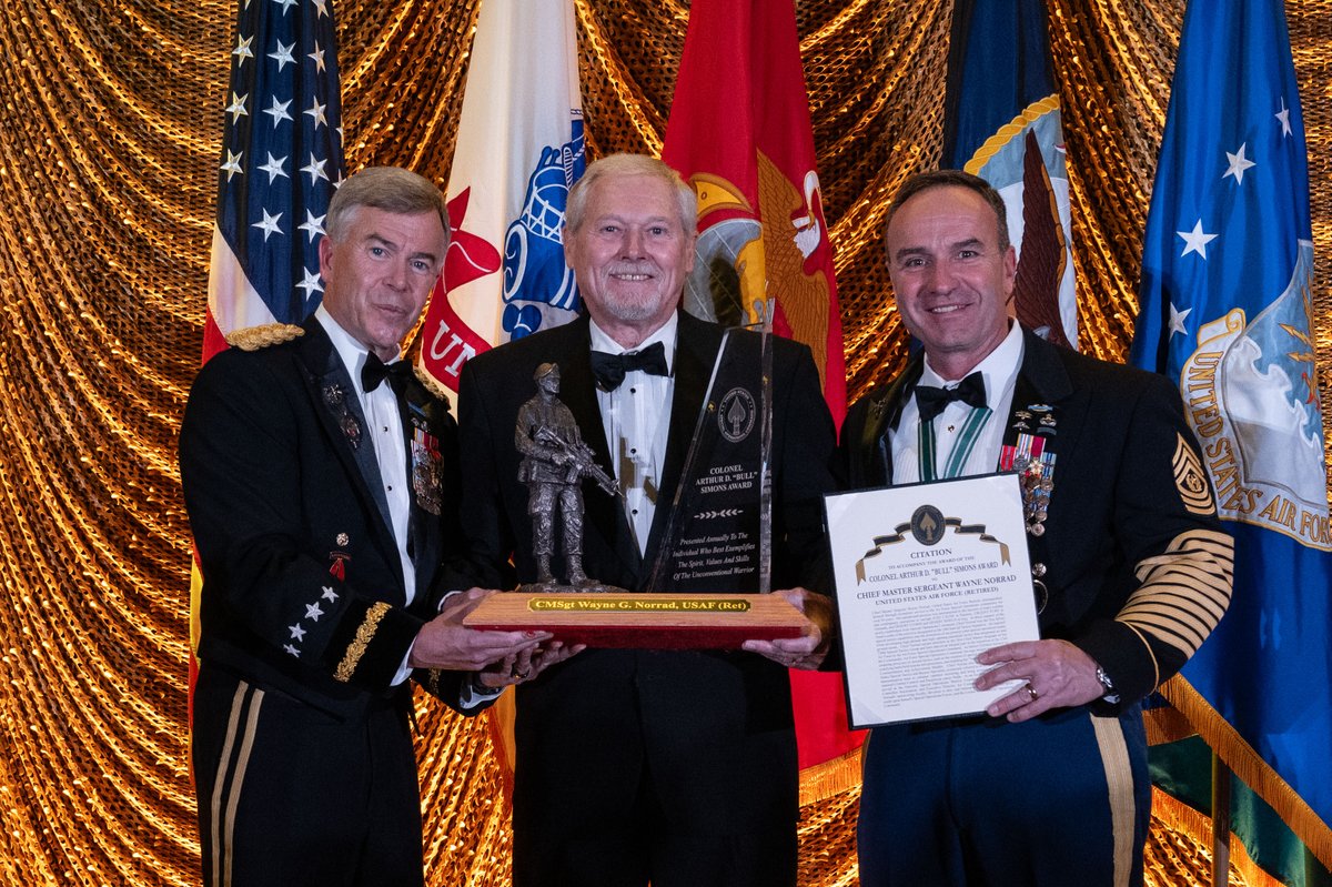 USSOCOM's tweet image. #USSOCOM held the #SOFWeek annual awards ceremony with Adm.(ret) William McRaven providing the keynote speech.

Gen. Bryan Fenton and CSM Shane Shorter awarded the Bull Simons lifetime achievement #awards to Chief Master Sgt.(ret) Wayne Norrad and Brig. Gen.(ret) Richard Potter.