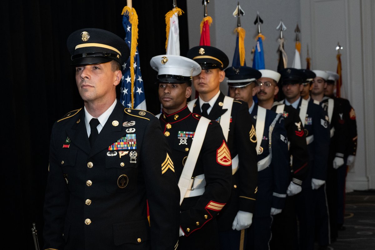 USSOCOM's tweet image. #USSOCOM held the #SOFWeek annual awards ceremony with Adm.(ret) William McRaven providing the keynote speech.

Gen. Bryan Fenton and CSM Shane Shorter awarded the Bull Simons lifetime achievement #awards to Chief Master Sgt.(ret) Wayne Norrad and Brig. Gen.(ret) Richard Potter.