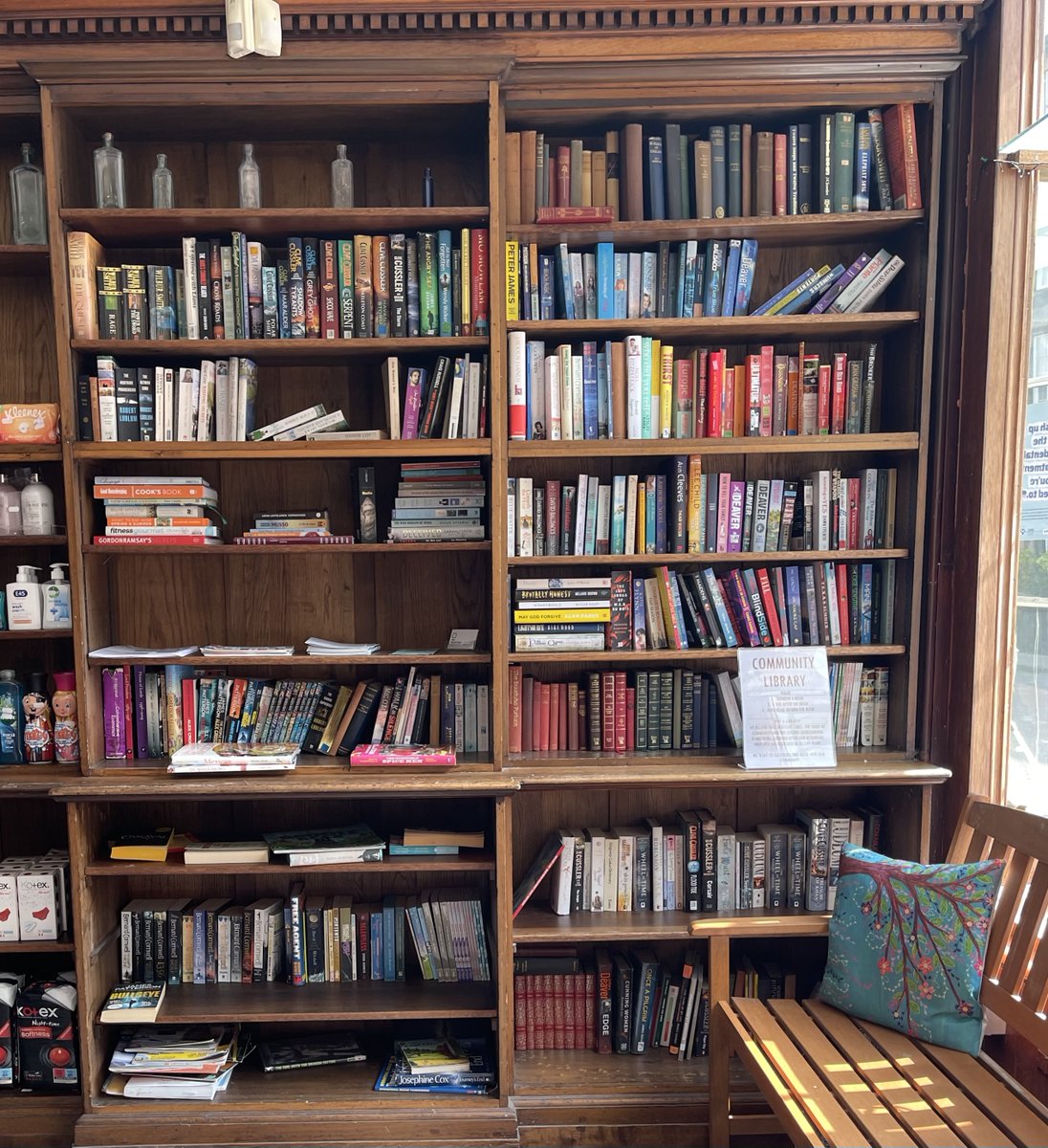 BROUGHTON St.—Encouraging how Broughton Pharmacy community library has flourished since modest start in Sept 2019:  see p.2  at broughtonspurtle.org.uk/sites/default/…. Now a well-used local resource with sometimes startling content, including Spurtles. 
#Edinburgh #hyperlocal #news