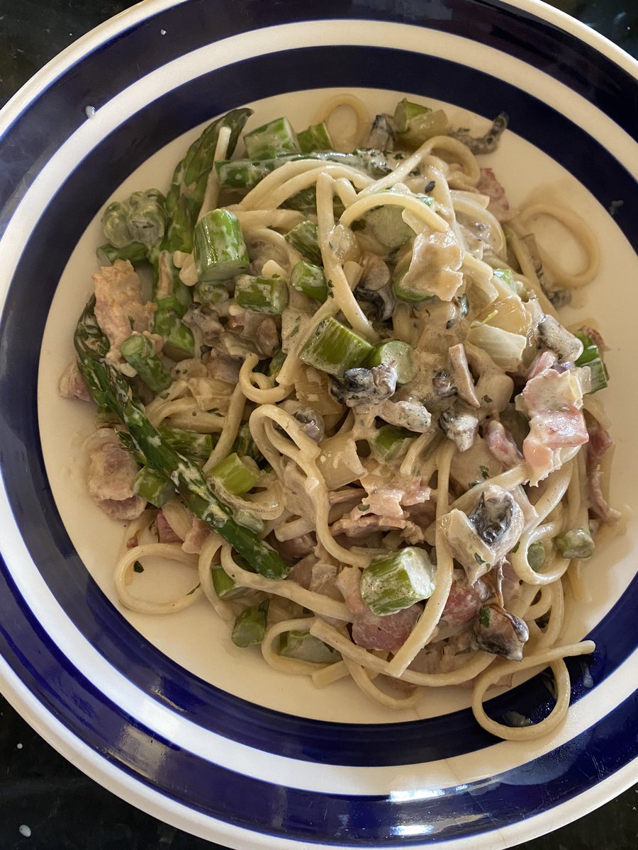 Supper tonight from my Aga. Is #paulineskitchen homegrown asparagus mushrooms bacon pasta