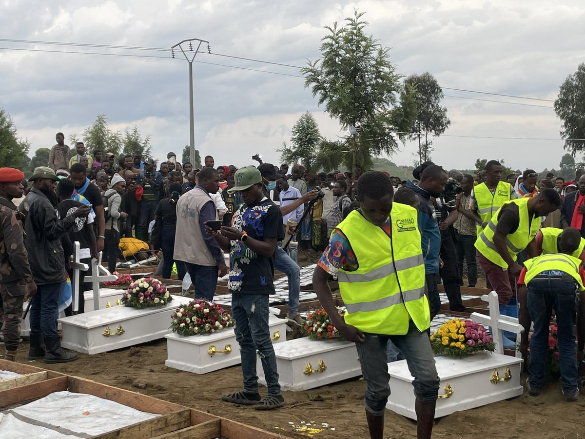 35 congolais reposent désormais au mémorial #GENOCOST de #Kibati en territoire de #Nyiragongo . Ils ont été mis en terre ce Mercredi 15 Mai 2024