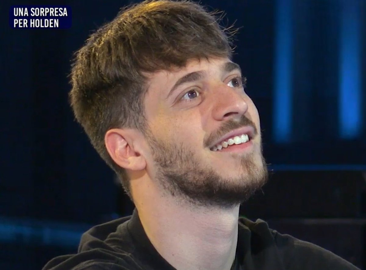 non chiedo molto nella vita mi basterebbe solo essere la fidanzata di uno dei fratelli carta

#amici23