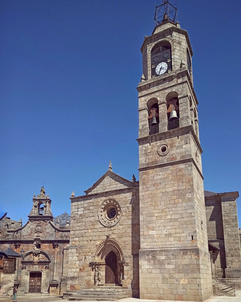 ¿Has soñado alguna vez con viajar en el tiempo? Puebla de Sanabria te lleva directo a la época medieval con sus calles empedradas y su imponente castillo. 🌿

📸Muchísimas gracias a @enpueblo por las increíbles imágenes 😍

#zamoraenamora #descubrezamora #turismozamora