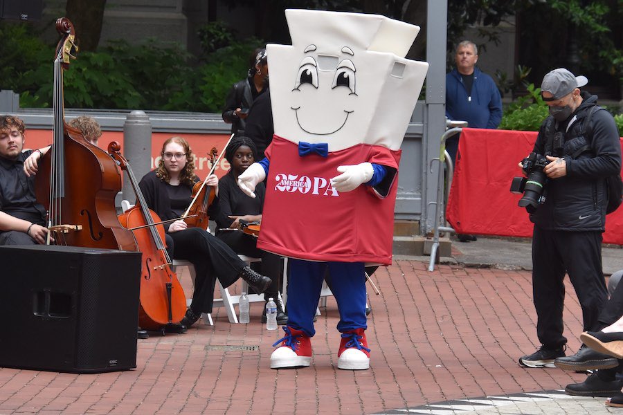 The new mascot for America’s 250th Anniversary in Philadelphia 

(via @HughE_Dillon)