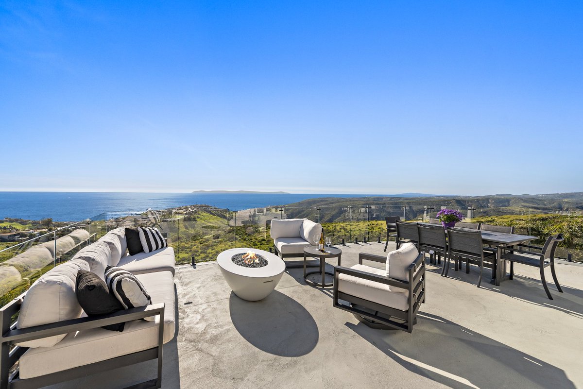 The perfect views exist at 3253 Alta Laguna Blvd! This stunning 4 bedroom, 4 bathroom retreat with breathtaking ocean view will be available for rent starting July 1st. #luxuryrentals #rentalhome #rentalproperty #realestate