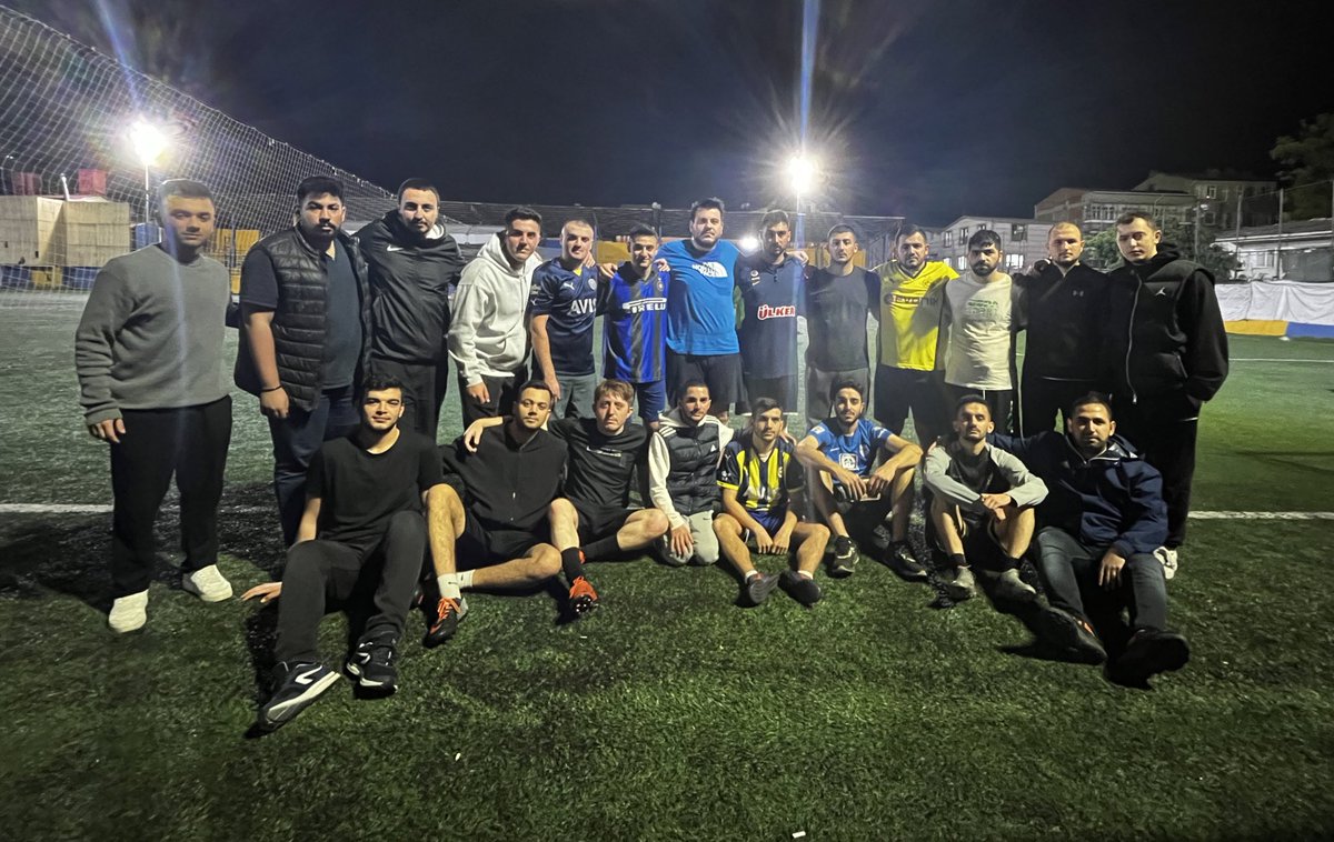 Bizim yokluğumuzda kendilerini yeşil sahanın yenilmezi ilan eden <a href="/BILGI_UNIGFB/">Bilgi UNIGFB</a> ailesine cezayı kestik. Yenilmez <a href="/MarmaraaUNIGFB/">Marmara UNIGFB</a> !
