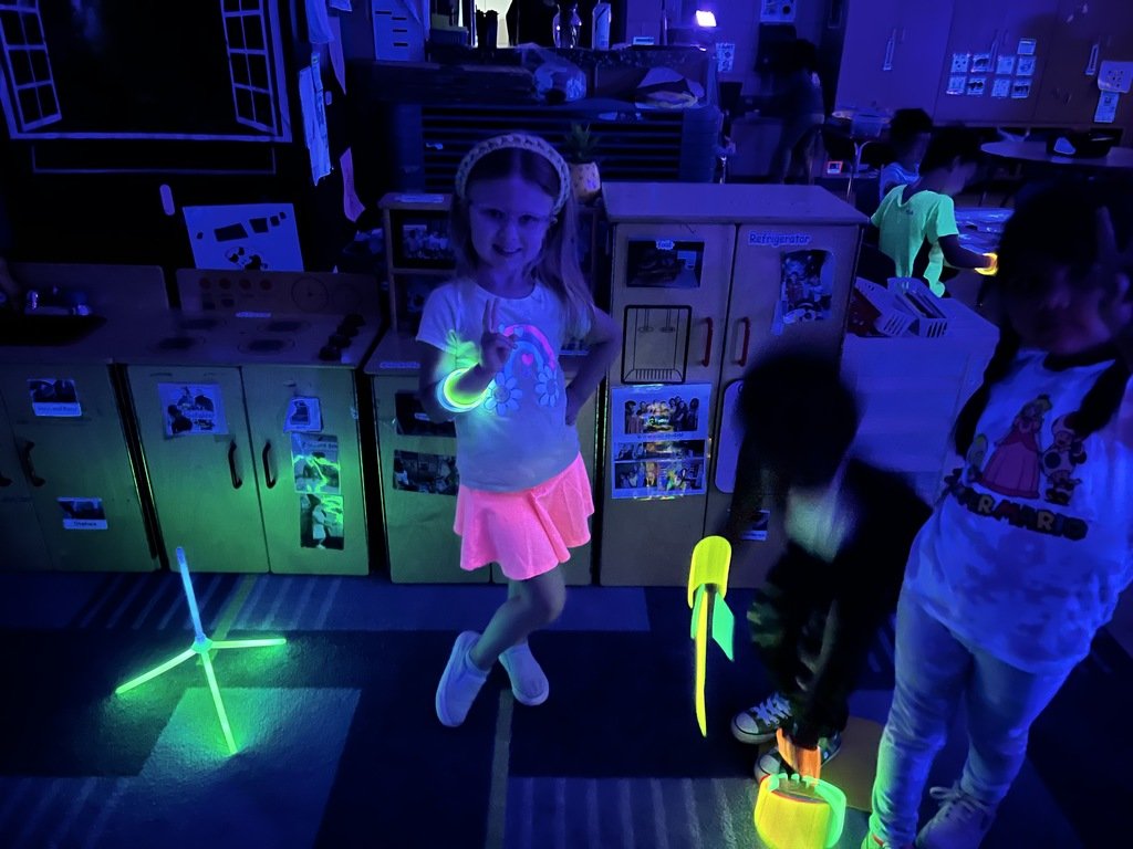bryantpreK's tweet photo. Students in Mrs. Denton's class had GLOW much fun celebrating the completion of Launchpad learning! #ReadySetLearnBPK https://t.co/1bCNl7d2rq