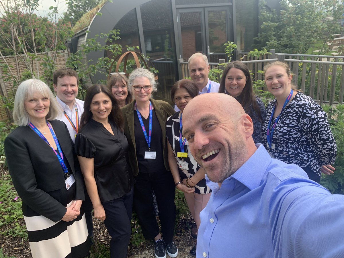 What better way to promote #MentalHealthAwarenessWeek than by spending time with the @BucksHealthcare Health and Well-being Team. Supporting over 6 thousand colleagues, who rate them in the top 5 NHS services in the country 🌟 🥇