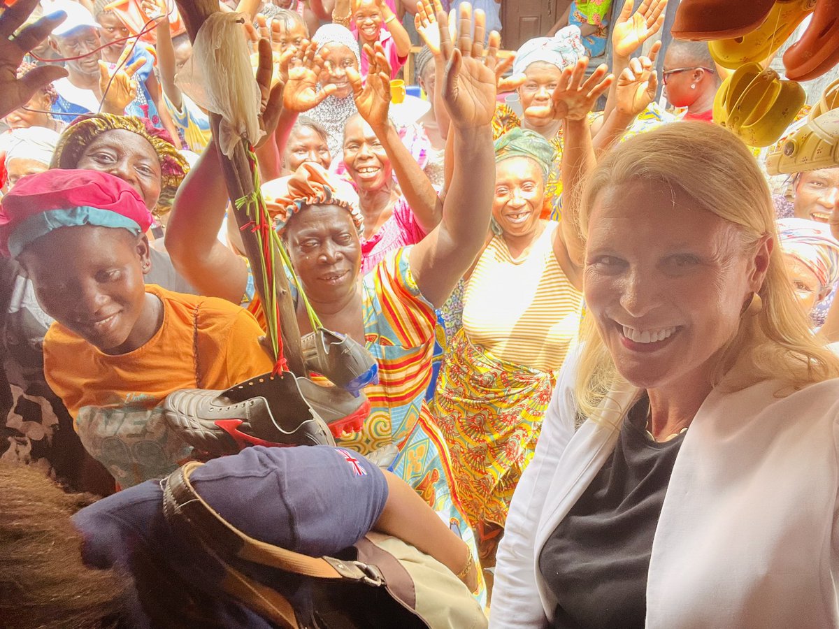 LisaJChesney's tweet photo. Seeing more of 🇸🇱is always rewarding.

Today, I heard from people from all walks of life about what really matters to them and their communities.

In true Salone style, there has singing, dancing, spirited discussion and 
I’ve come home with more great lappa from the market! https://t.co/GL6RMTa4dm