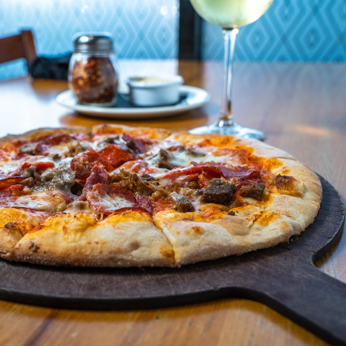 Is it too much or just enough? There’s no such thing as too much when it comes to our meat-tastic Carnivore Pizza! 🌟🍕 Dive into layers of savory meats and cheesy goodness.

#NapaFlats #NapaFlatsWoodFiredKitchen #CarnivorePizza #PizzaNight #CarnivoreDelights #JustEnough