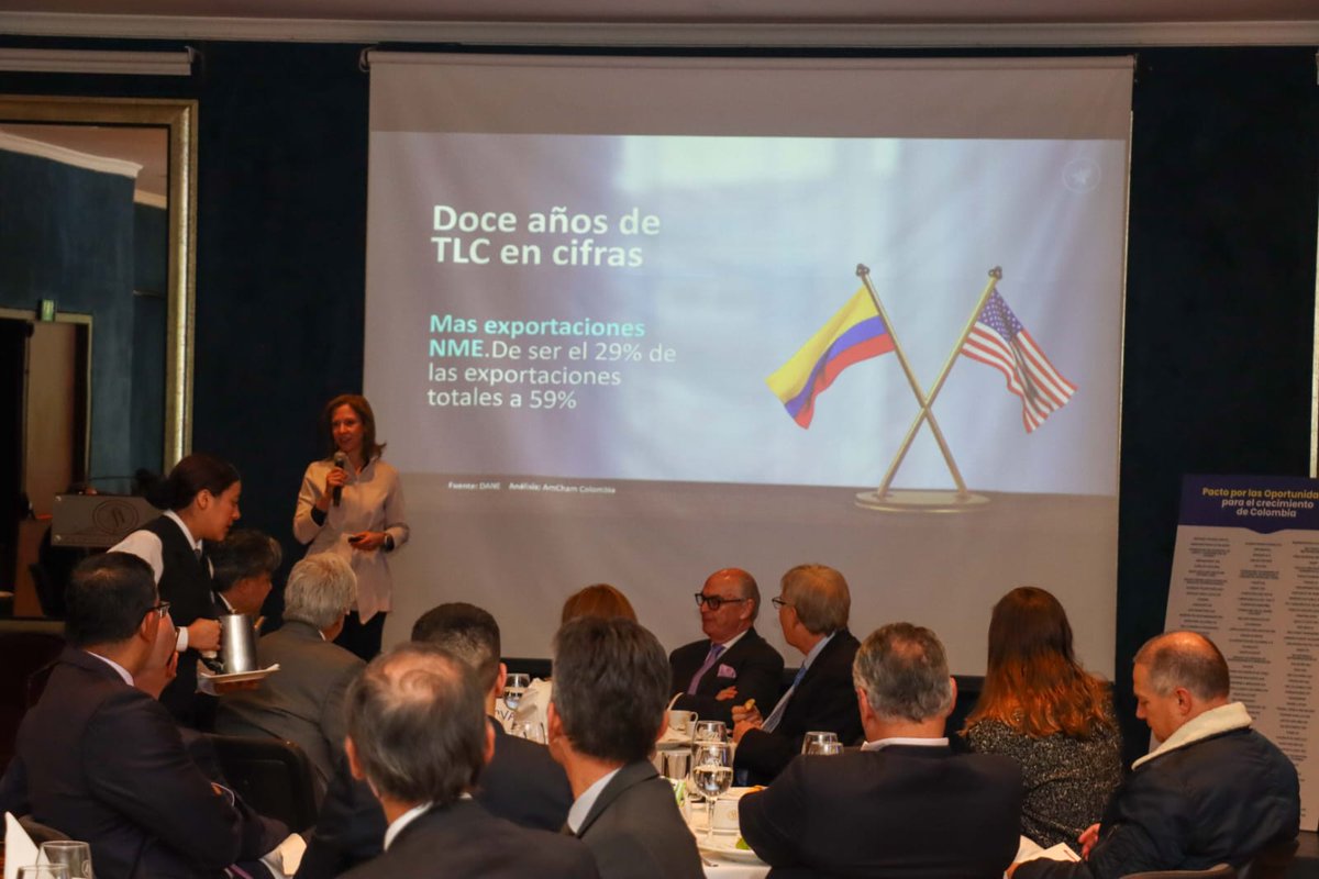 #AniversarioTLC Hoy en 'Conectando #Colombia con las #oportunidades en #EEUU 12 años del #TLC' hablamos sobre desafíos que encara el país y la importancia del TLC, que ha generado oportunidades en los últimos años. En este hilo les comparto algunas reflexiones @AmChamCol