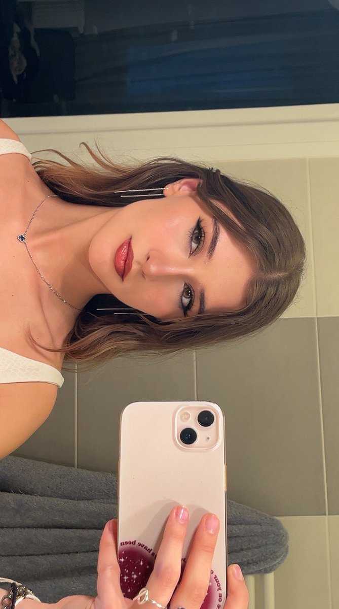 jourdoctobre's tweet image. mirror selfies supremacy #jepense