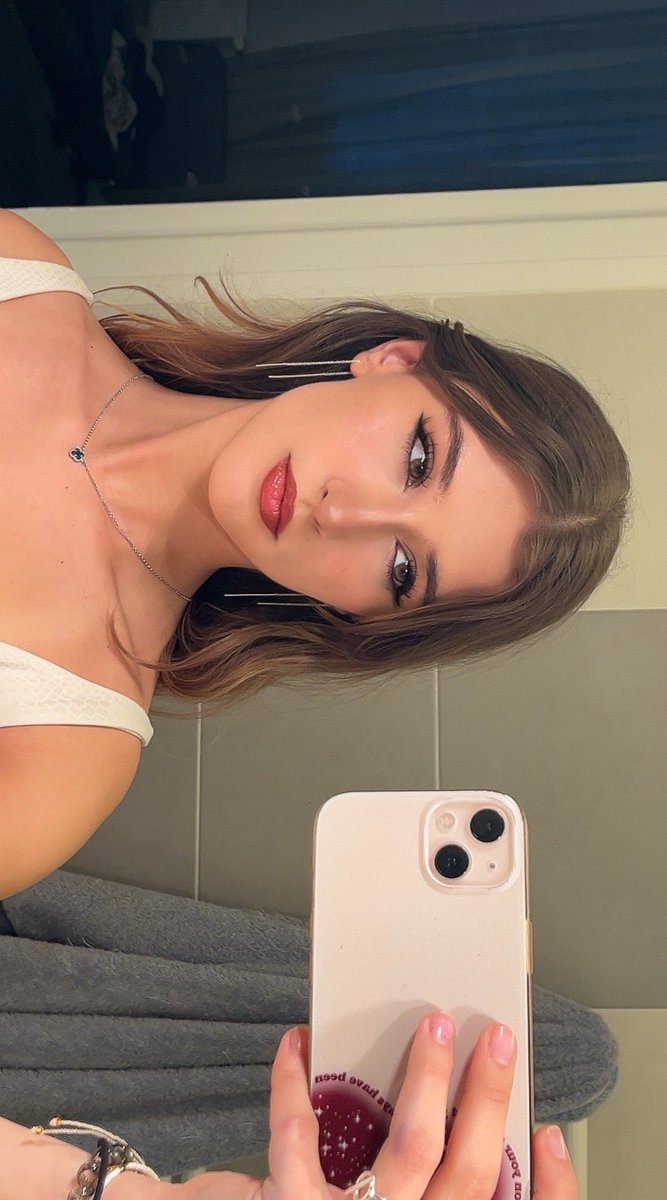 jourdoctobre's tweet image. mirror selfies supremacy #jepense