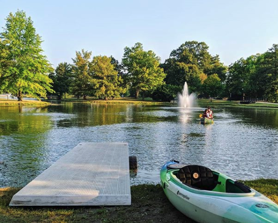 On-site hourly rentals at the East Lagoon are back! ☀️ #GetOutside with NIU Adventures every Wednesday through Aug. 9 at 4 p.m. and 5 p.m. to paddle the lagoon in a canoe or kayak! 🛶 Visit calendar.niu.edu/outdoor-advent… for details and to reserve your time today!