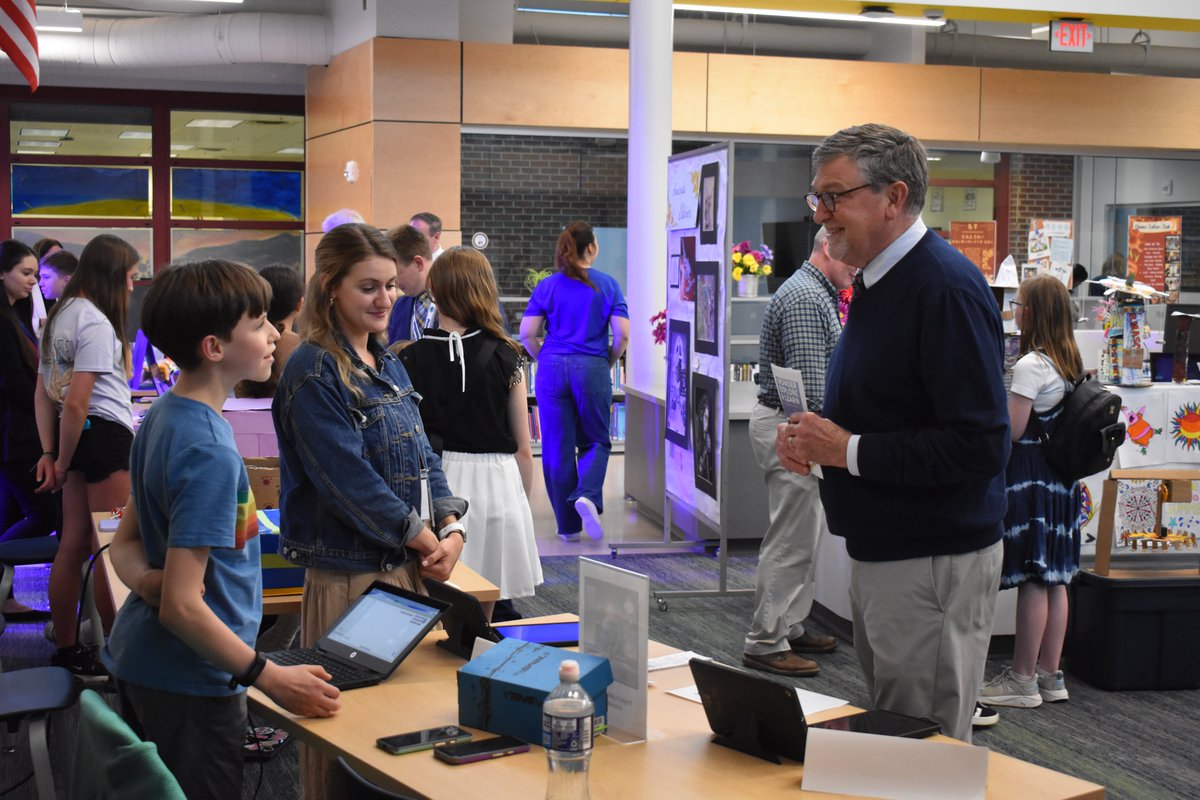 Hampton Township SD (@hampton_talbots) on Twitter photo Hampton's world-class teaching & learning and innovative educational experiences were showcased on May 14 at <a href="/RemakeDays/">Remake Learning Days</a> 2024! Students & teachers enthusiastically shared their exciting projects and problem-solving skills at various stations throughout the HHS media center🚀🧪🤖 Hampton's world-class teaching & learning and innovative educational experiences were showcased on May 14 at <a href="/RemakeDays/">Remake Learning Days</a> 2024! Students & teachers enthusiastically shared their exciting projects and problem-solving skills at various stations throughout the HHS media center🚀🧪🤖