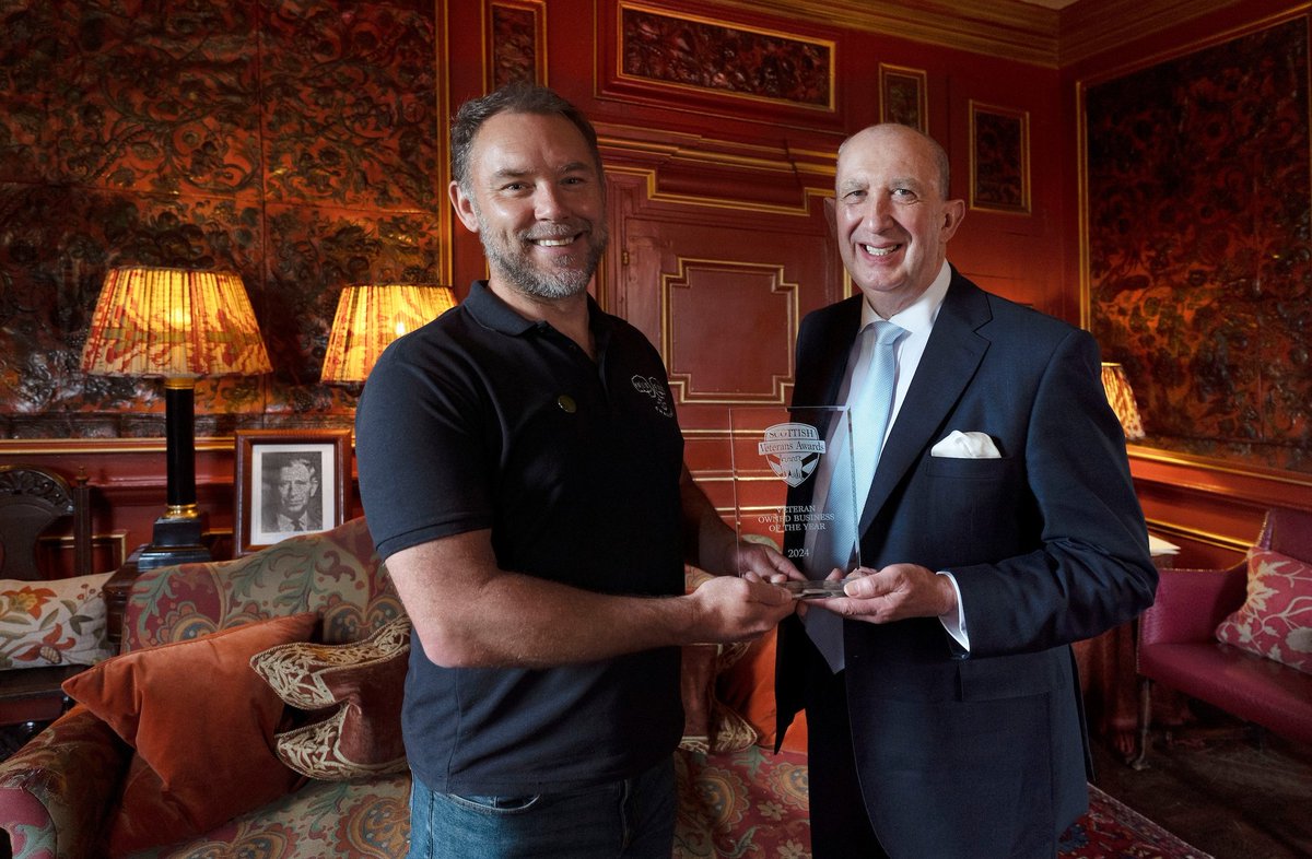 Please welcome Rob Hinton of Holdfast Elite who was presented with his Gold Award under the @VeteranOwnedUk business of the year In #Scotland. The award was presented by James Thomson OBE on behalf of our team at the fantastic venue of @PrestonfieldHH

#veteransawards #veterans