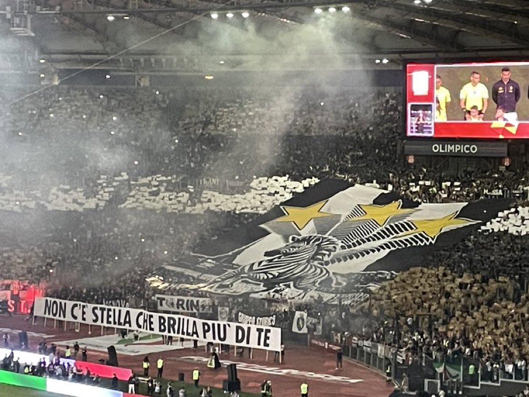 - جماهير يوفنتوس : 

"لاتوجد نجمة تلمع أكثر منك ⭐️⭐️⭐️ "