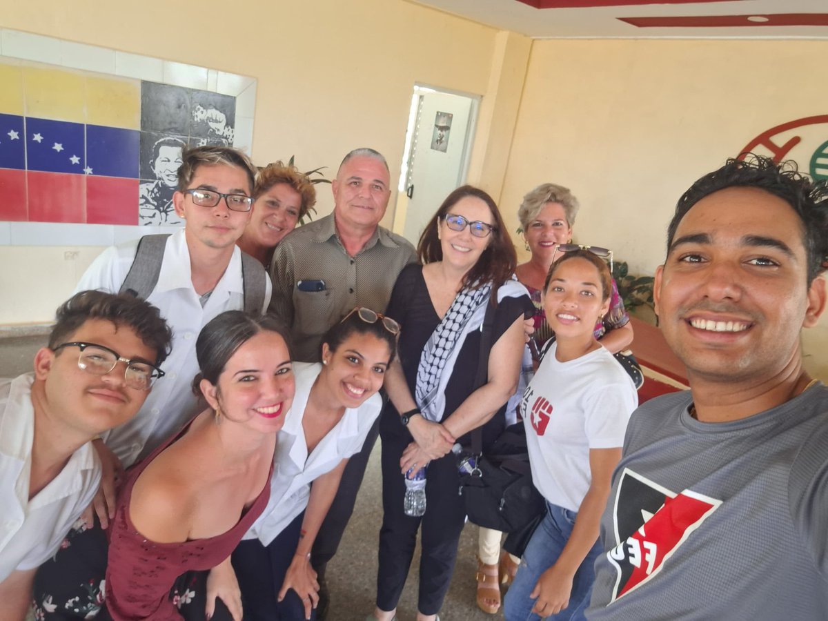 feucm_may's tweet photo. 💫La #FCMMay recibe a la Dra.C Mariela Castro por el inicio de la Jornada contra la homofobia en Mayabeque 🏳️🌈
#CubaPorLaVida
#SomosFEU
#GalenosDe❤ https://t.co/h80GEPiEsJ