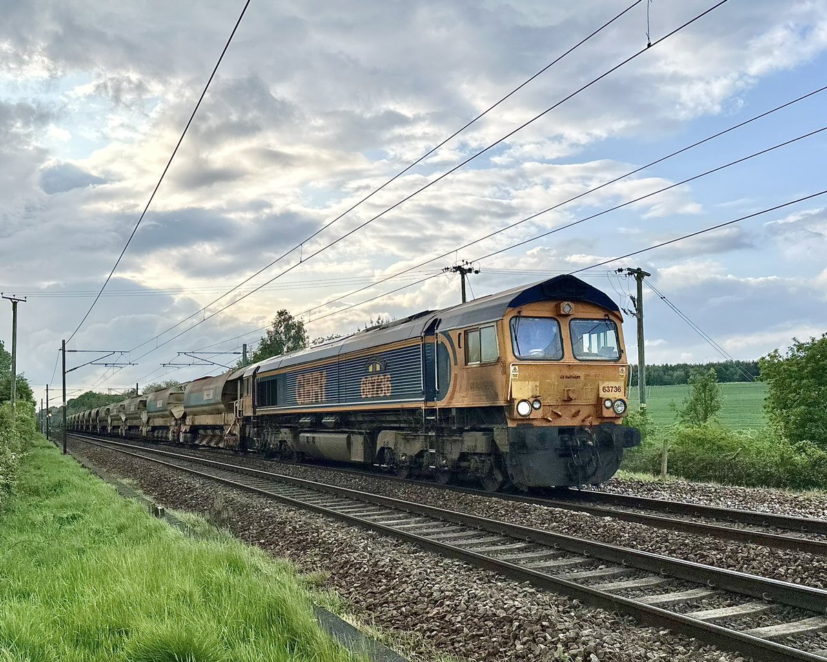 66736 at Crofton on todays 6G96 Ravensthorpe - Doncaster #class66