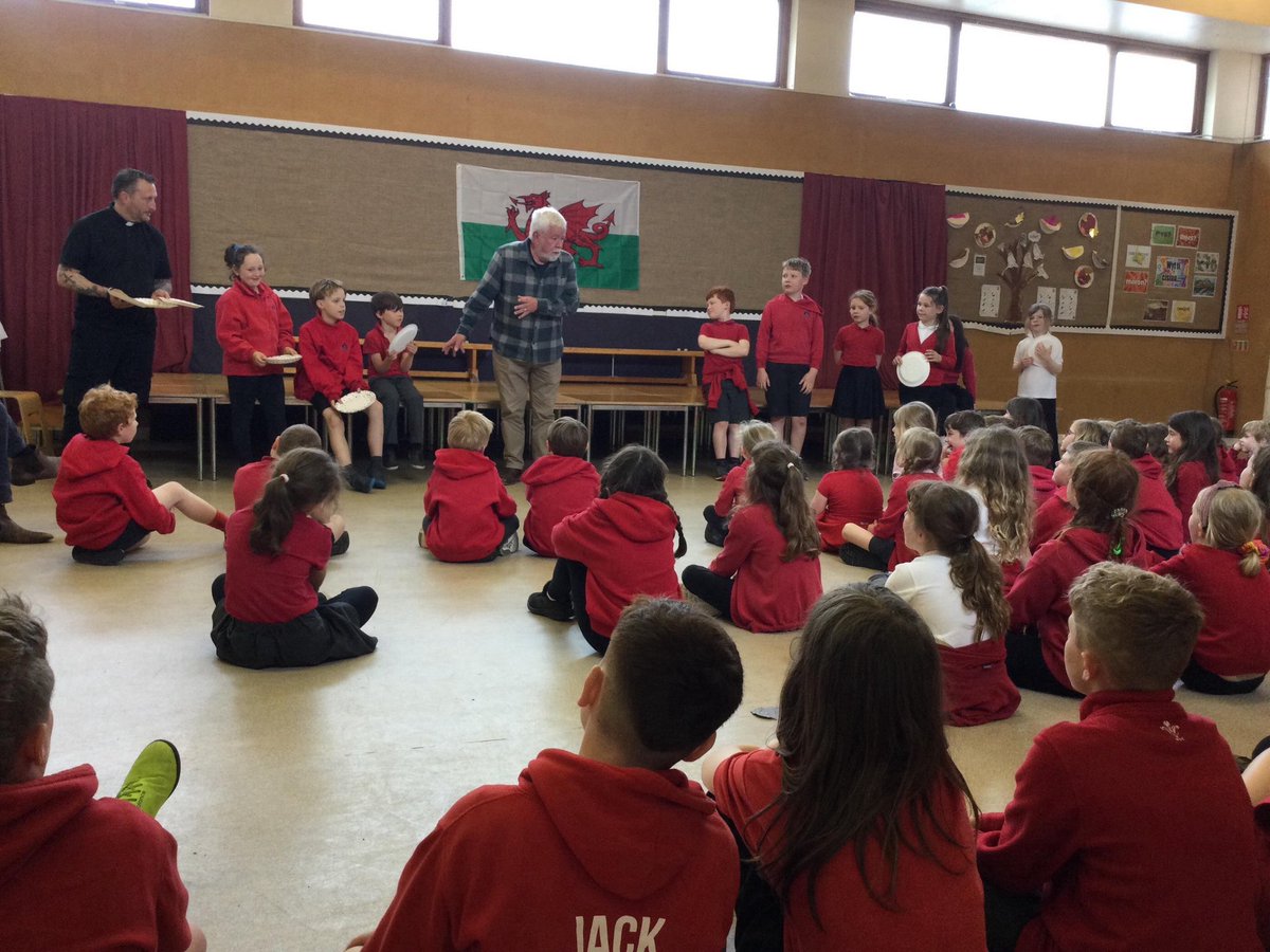 A special assembly during Christian Aid week with an important message for our pupils. Diolch o galon to Mr Geoff Williams, Rev Wooton and Nita for joining us. ni. @DileuTlodi #disgyblionegwyddorol @powyssch @PowysFp