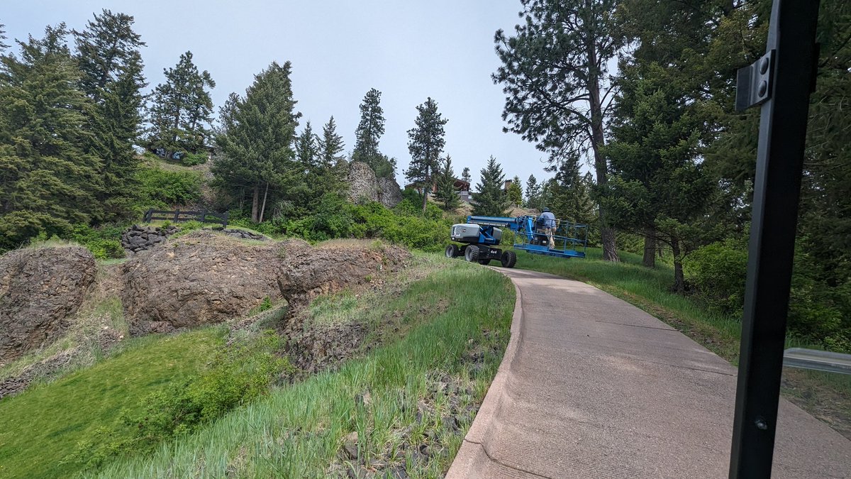 DanFredGCS's tweet image. This was a first for us. Getting a man lift a mile into the course up down and around.