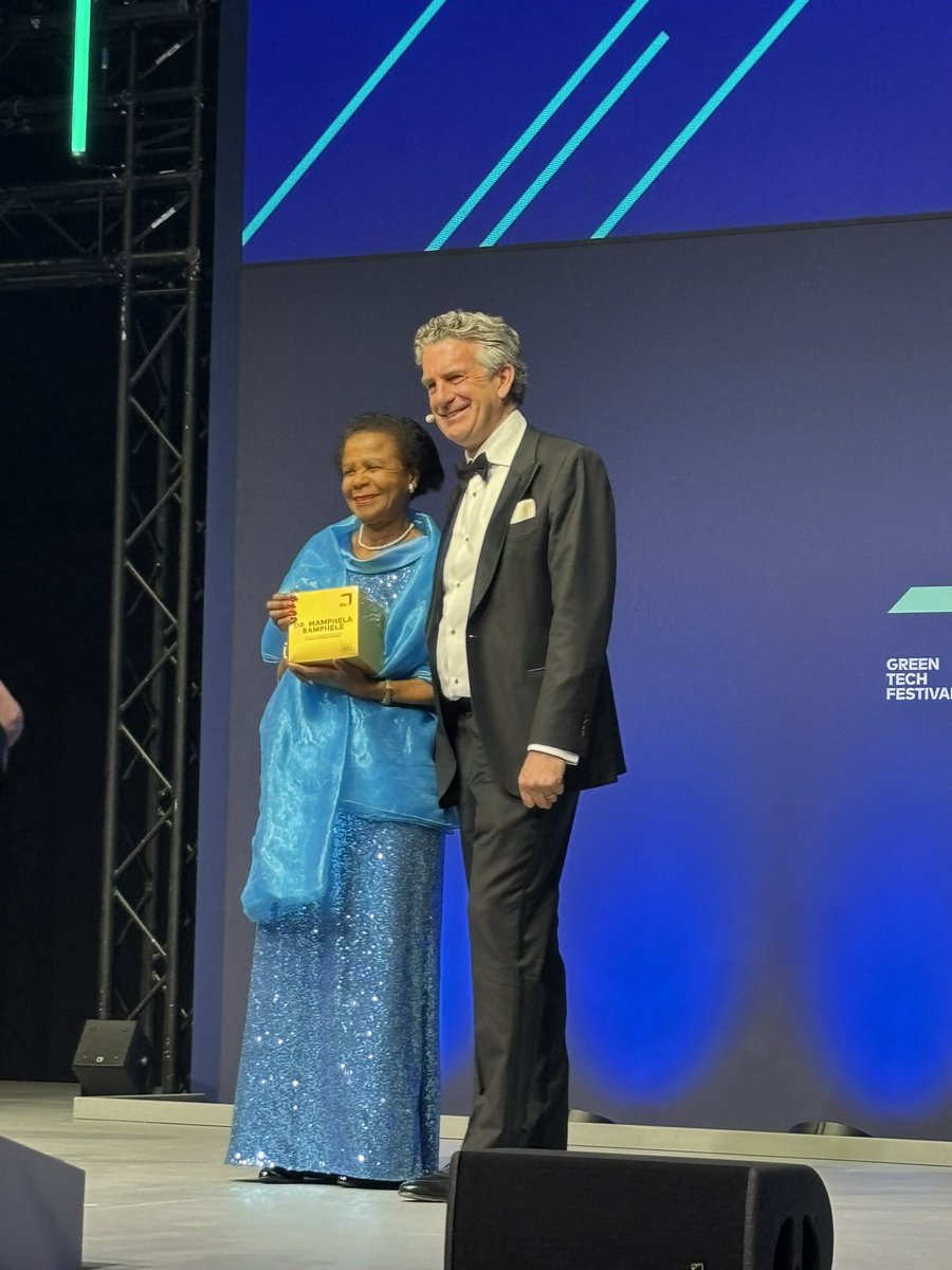 Sandrine Dixson tweet media