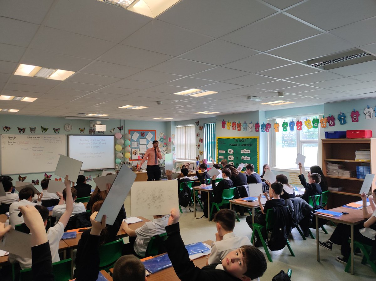 mcnally_mrs's tweet photo. Probability fun with tarsia and whiteboards courtesy of our fabulous student teacher Mr Woods 🤩 @StAidans_Maths  @StAidansHigh https://t.co/Xr9DoCyA4y