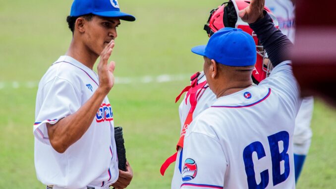DiarioMayabeque's tweet image. Alazanes arrancan con nocao (14×1) en siete entradas frente a Mayabeque, en el primer partido de la temporada  desarrollado este martes en el estadio Mártires de Barbados, de Bayamo.
#63serienacionaldebeisbol 
#AlazanesDeGranma 
#huracanesdemayabeque